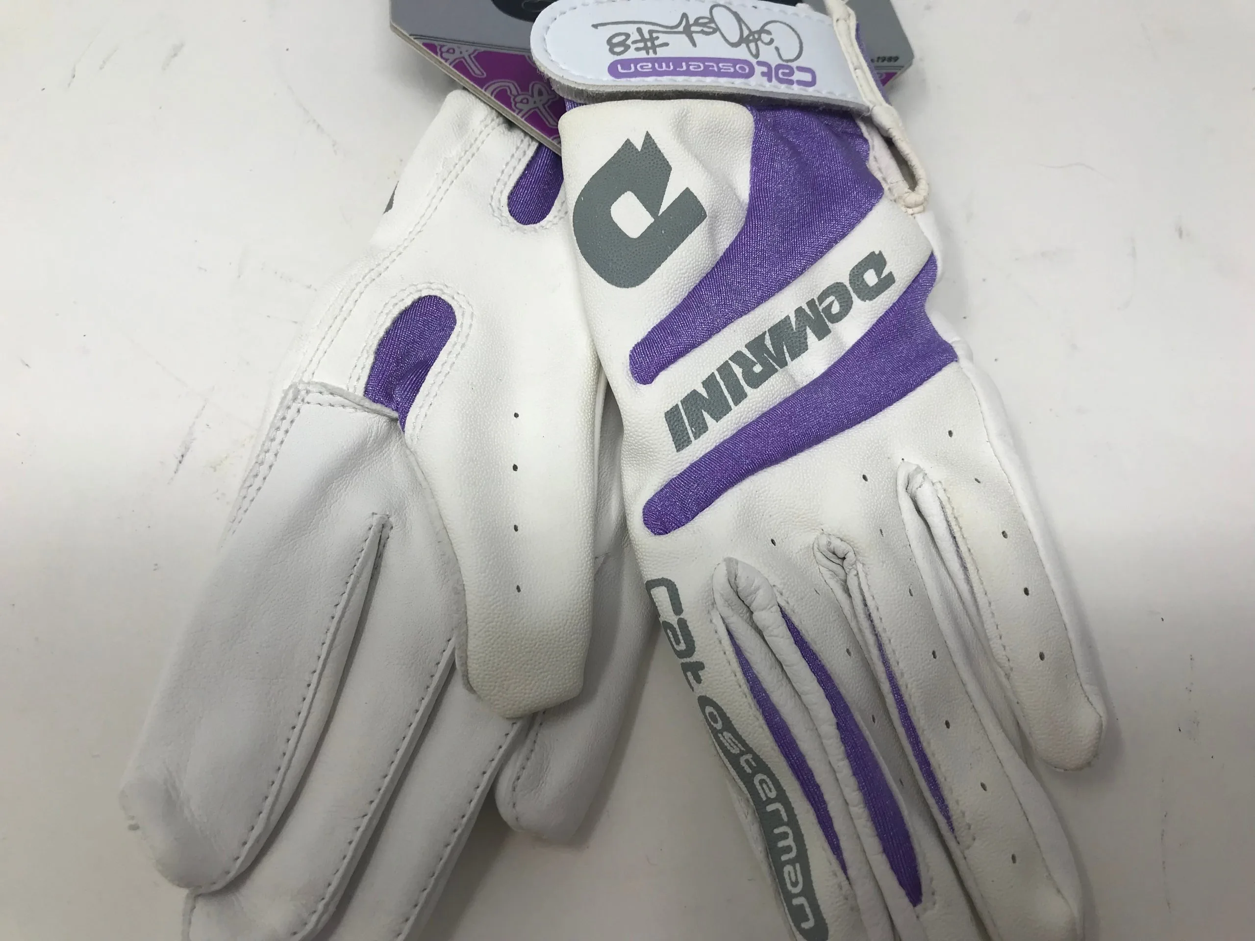 New DeMarini WTA6040 Girls Medium Batting Glove Purple/White 4 New DeMarini WTA6040 Girls Medium Batting Glove Purple/White - Image 2