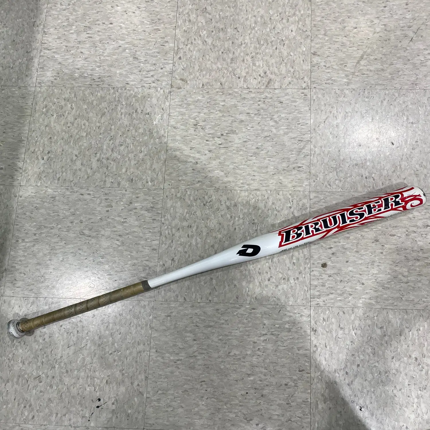 Used DeMarini Bruiser Alloy Bat -8 26OZ 34" 4 Used DeMarini Bruiser Alloy Bat -8 26OZ 34" - Image 2